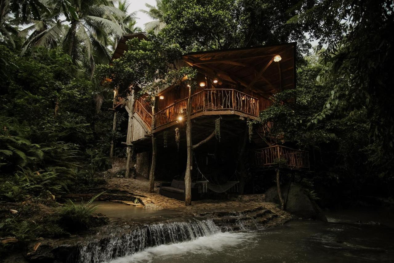 Treehouse De Valentine Villa Balamban Exteriör bild