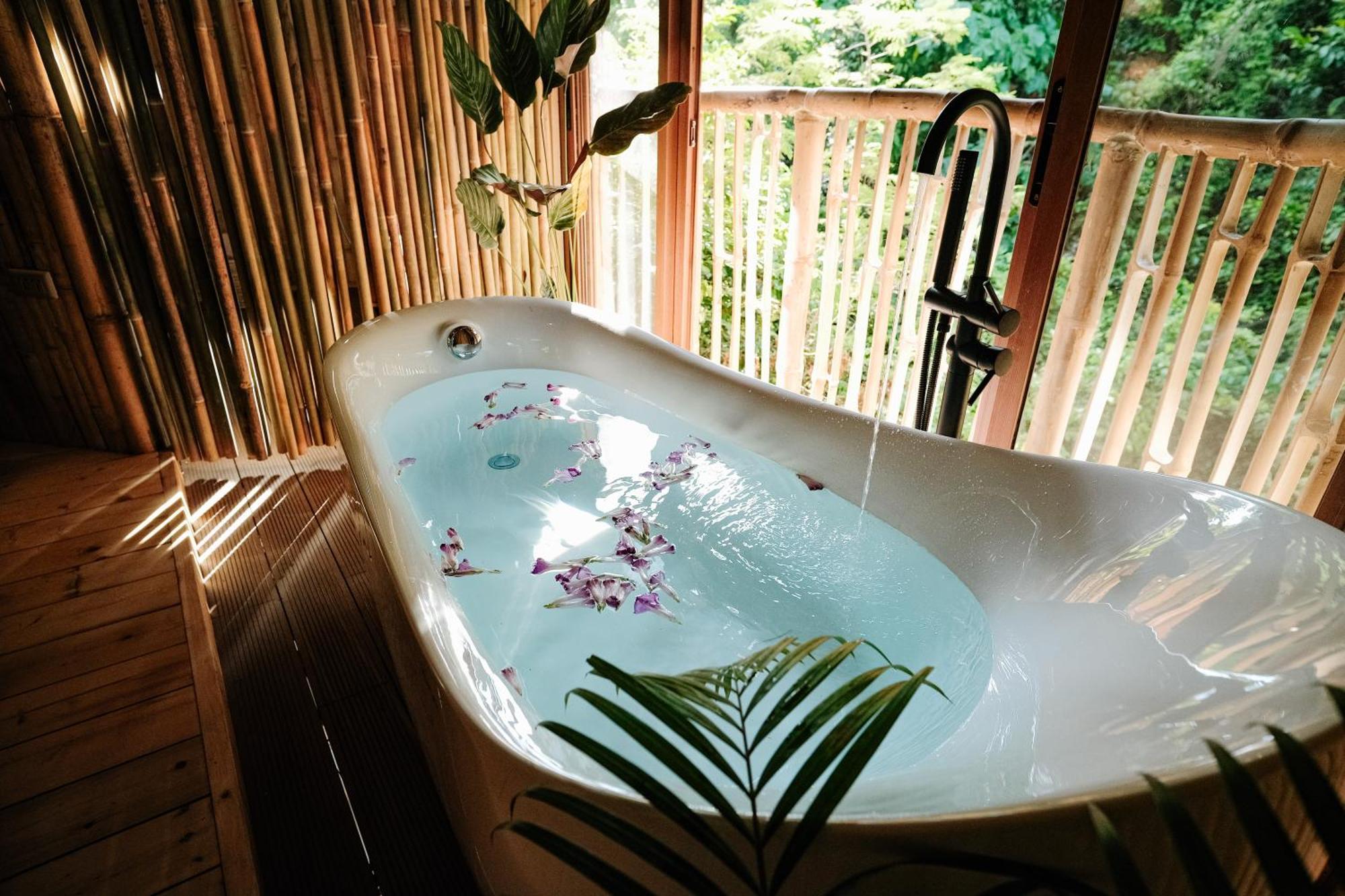 Treehouse De Valentine Villa Balamban Exteriör bild